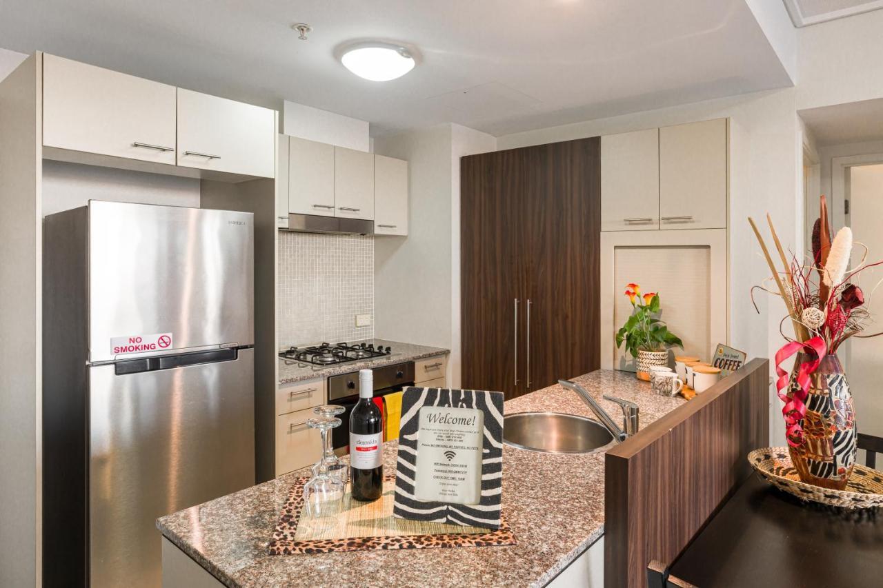 בריסביין African Escape On Level 38 - Balcony With Views מראה חיצוני תמונה