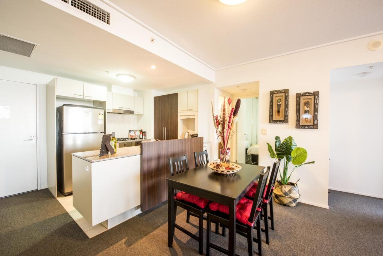 בריסביין African Escape On Level 38 - Balcony With Views מראה חיצוני תמונה